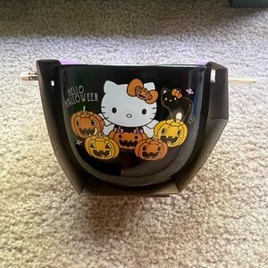 Halloween themed hello kitty ramen noodle bowl
